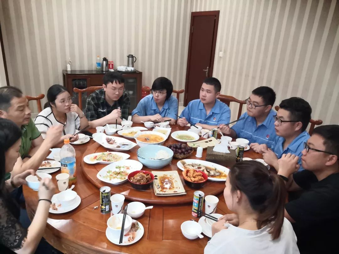 建議| 圓桌會議定期舉行,實習生專場